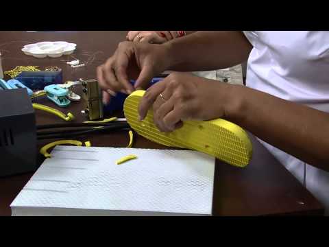 Mulher.com 01/13/2015 Customizing flip-flops by Andreia Bassan Part 1