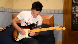 Video thumbnail for New guitar, new inspiration - Fender American Deluxe V-Neck Sunburst + pictures by Florian Casciano