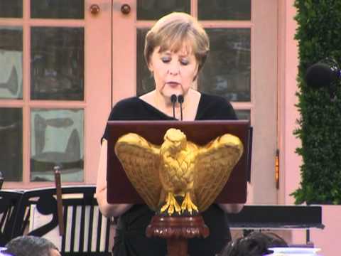 Merkel receives US presidential medal from Obama