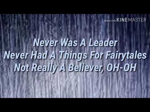 Hailee steinfeld-Capital Letters ft.Bloodpop (Lyrics)