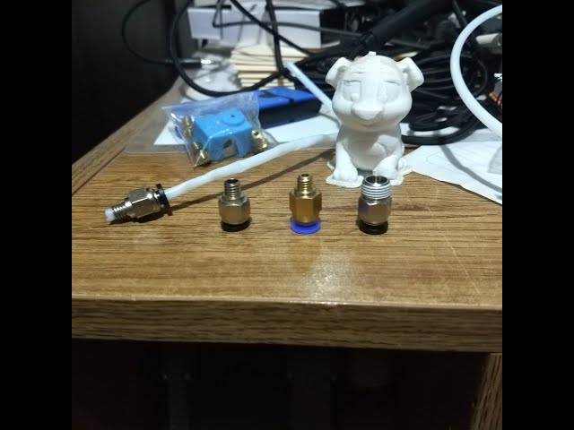 Vídeo relacionado con 10 Conector de la Válvula Neumática para la Extrusora Accesorios de Impresoras 3D PTFE ECAS04 Conector Válvula Pneumática Cabezal Pealización Fácil Uso Fácil