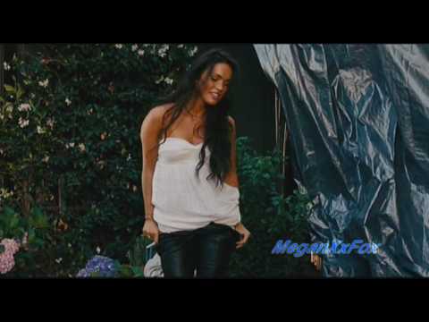 download lagu mp3 mp4 Megan Fox Transformers 21 Guns, download lagu Megan Fox Transformers 21 Guns gratis, unduh video klip Megan Fox Transformers 21 Guns