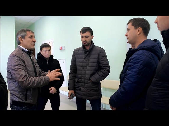 Ильдус Зарипов посетил Центр единоборств, который находится в Каипах.  06.10.2019 г. Видеосюжет Людмилы Никифоровой