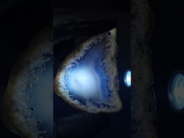 تحفة حجر عقيق جيود مخرمة للاقتاء او الاهداء