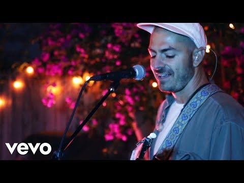 Bag Raiders – Shooting Stars (Sofar Session)