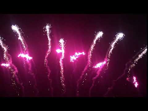 Green Strobe Mine Titanium Tail + Red Strobe Waterfall 13-Schuss-Singlerow von Pyrotrade