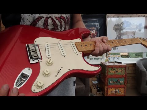 Squier Stratocaster Standard 2004 Tobacco Burst and Black image 10