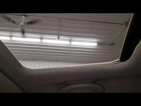 18E0662 - 2005 Lincoln Town Car Signature LTD - Power Sun Roof