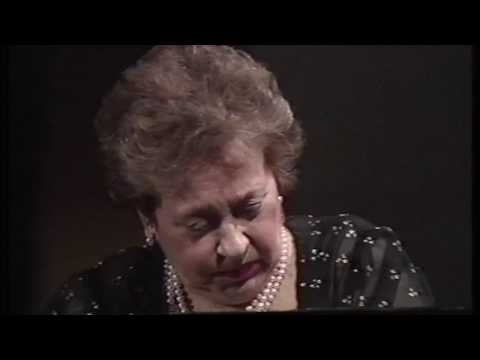 GRIEG - "Sonata Op  7 en Mi menor" - Alicia de Larrocha (LIVE 1985)