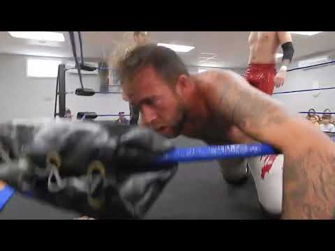 Jonathan Cross vs Hollywood Cole