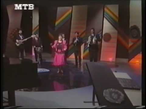 Veseli Makedonci - Atina Apostolova - Macedonian Folk Song