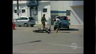 preview picture of video 'Acidente violento com moto em Aracaju'