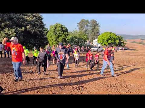 Peregrinação das Santas Chagas emociona fiéis na madrugada em Borrazópolis