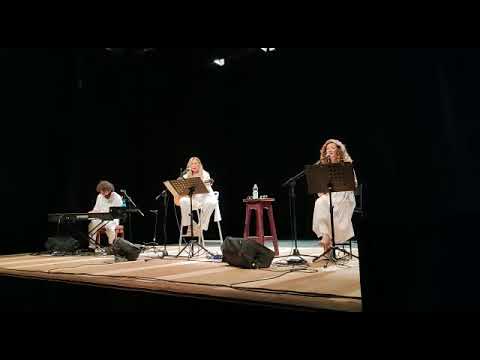 Grazia Di Michele, Eleonora Bianchini, Fabrizio Mocata-Un derecho de nacimiento (Natalia Lafourcade)