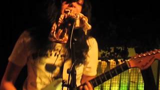The Coathangers - Love Em And Leave Em (Live @ London Fields Brewhouse, London, 03/05/15)