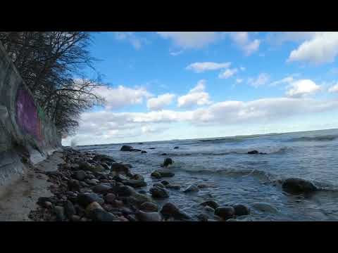 MORZE BAŁTYCKIE FALOCHRON (Baltic Sea and breakwater )