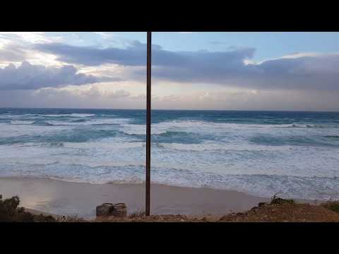 40km/h Winds, Rainy Day, Beautiful Clouds and Wavy Sea - 4K