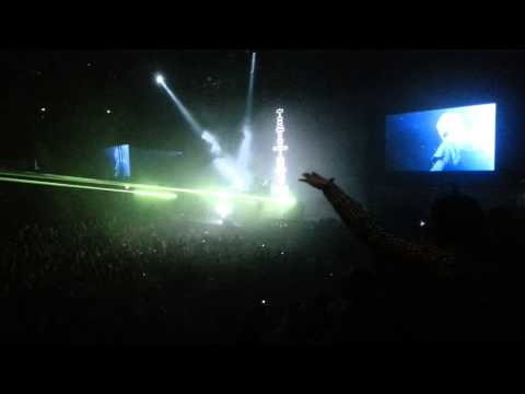 David Guetta @ Iss Dome, Düsseldorf | Afrojack vs. Daft Punk - Aerodynamic Moombah (Afrojack Edit)