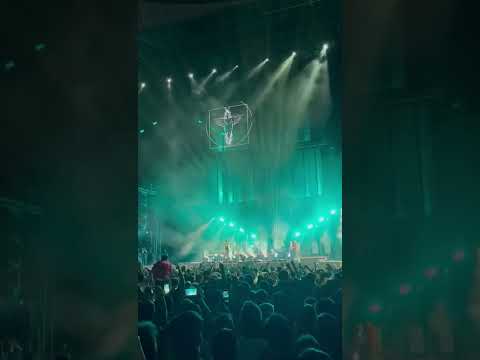 El freestyle de Wos junto a Vetusta Morla en Madrid