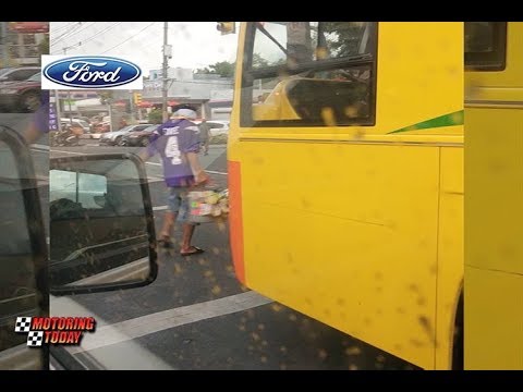 Vendors Along EDSA   Public Service