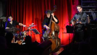 Kevin MacKenzie Trio: Laurie's Waltz