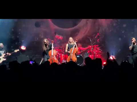 BLACK SABBATH Bassist GEEZER BUTLER Joins APOCALYPTICA On Stage To Perform 'War Pigs. Las Vegas. 22