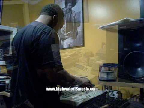 Dj Spinna feat Torae "Lyrics Is Back" the chops.