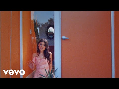 Elle Winter - Help (Official Music Video)