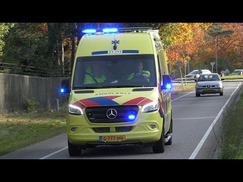 A1 Ambulance 21-111 met spoed in Oss