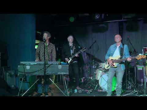 Mike Lindup / Phil Gould (Level 42):  "People", live at Dingwalls 22/9/23