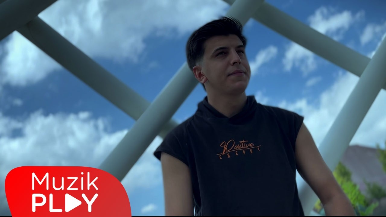 El Santa - Aklım Hep Onda (Official Video)