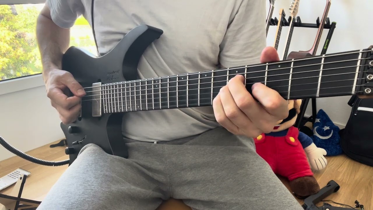 Roberto Barlocci playing Hans Zimmer's Flight over the Boléro rhythm on solo guitar