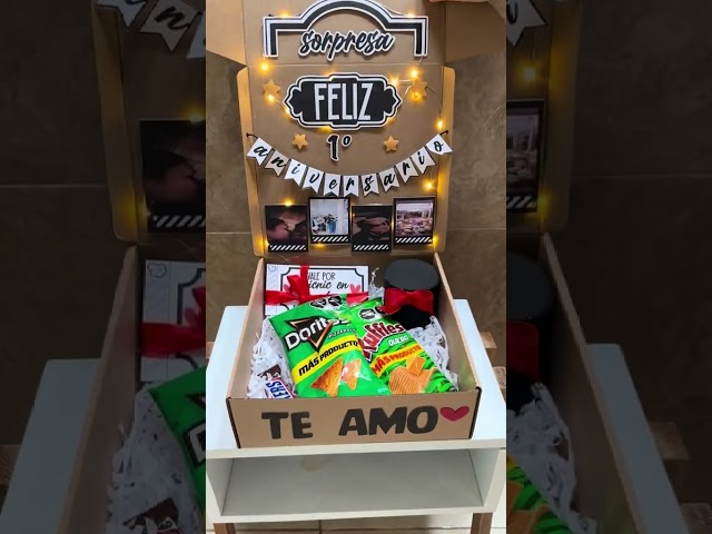 Vídeo relacionado con Tekhoho Caja de Regalos Grande Blanco 33.5x27x12.5 cm, Caja de Regalos Premium con Tapa MagnéTica y Cinta para Embalaje de Regalos de Bodas y CumpleañOs, Forro a Cuadros