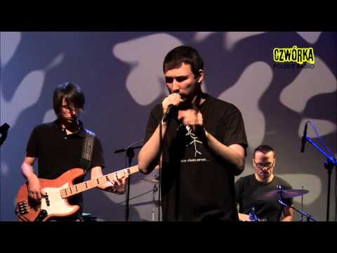 Afro Kolektyw - Mężczyźni są odrażająco brudni i źli (na żywo w Czwórce)