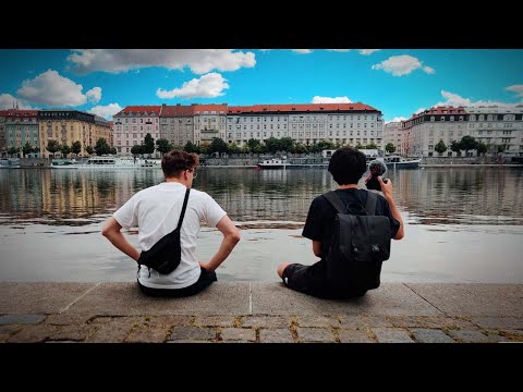 和一個好的老朋友見面 (meeting up with a good old friend)