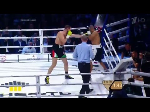 Roy Jones vs Enzo Maccarinelli  round 4