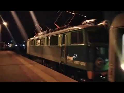 Wieczorny Przejazd pociągu IC 8306 MALCZEWSKI - EU07 - 052 relacji Kołobrzeg - Kraków Główny