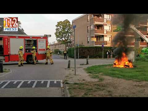 Scooter volledig in vlammen op de Sportstraat in Wageningen
