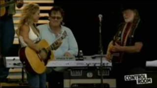 Willie Nelson &amp; Sheryl Crow "On the Road Again" live 2007 Crossroads - stereo