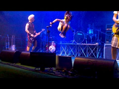 Secoli Morti - Edo alla voce e Dario alla batteria - Bad Habit - The Offspring - live Gerusco 3/7/16