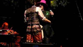 Rufus Wainwright &amp; Boy George singing &#39;What Are You Doing New Year&#39;s Eve&#39; at RAH Dec 09?