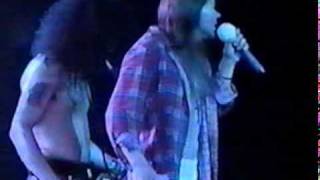 Guns N&#39; Roses - Don&#39;t Cry (Feat Shannon Hoon - Live Chicago 1992).mpg