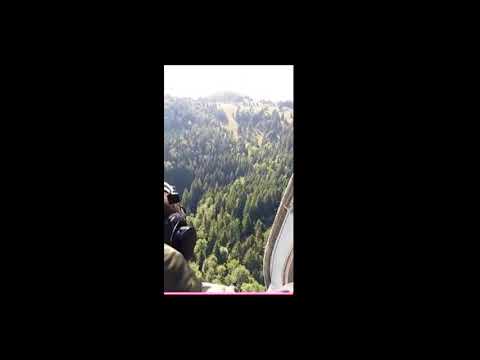 Incendiu puternic, într-o zonă greu accesibilă din comuna Blăjeni. Se intervine cu elicopterul