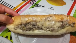Panino fatto in casa con carne di cavallo e wurstel come la panineria.
