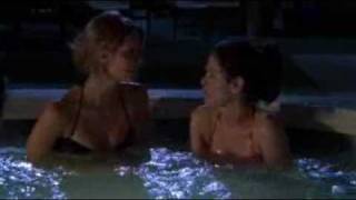 Marissa/Summer/Seth dans le jacuzzi