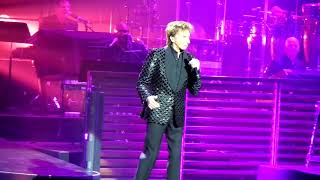 Barry Manilow - Looks Like We Made It at Leeds First Direct