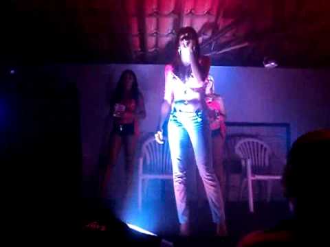 MC KARLINHA E AS BANDIDAS ''SHOW NA CIDADE DO SERRO'' PARTE 2