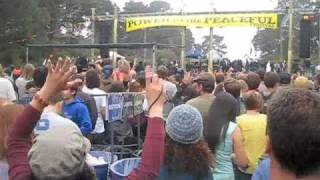 Michael Franti @ Power to the Peaceful 2009 - &#39;Everybody Ona Move&#39; mixed with &#39;Billie Jean&#39;