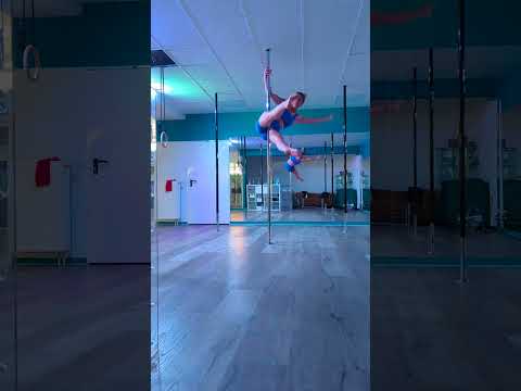 Pole Dance Lahr by Julia Maslow @poledancelahr           @juliamaslow85