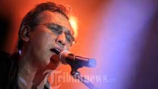 Download lagu Iwan fals - 2 menit 10 detik mp3